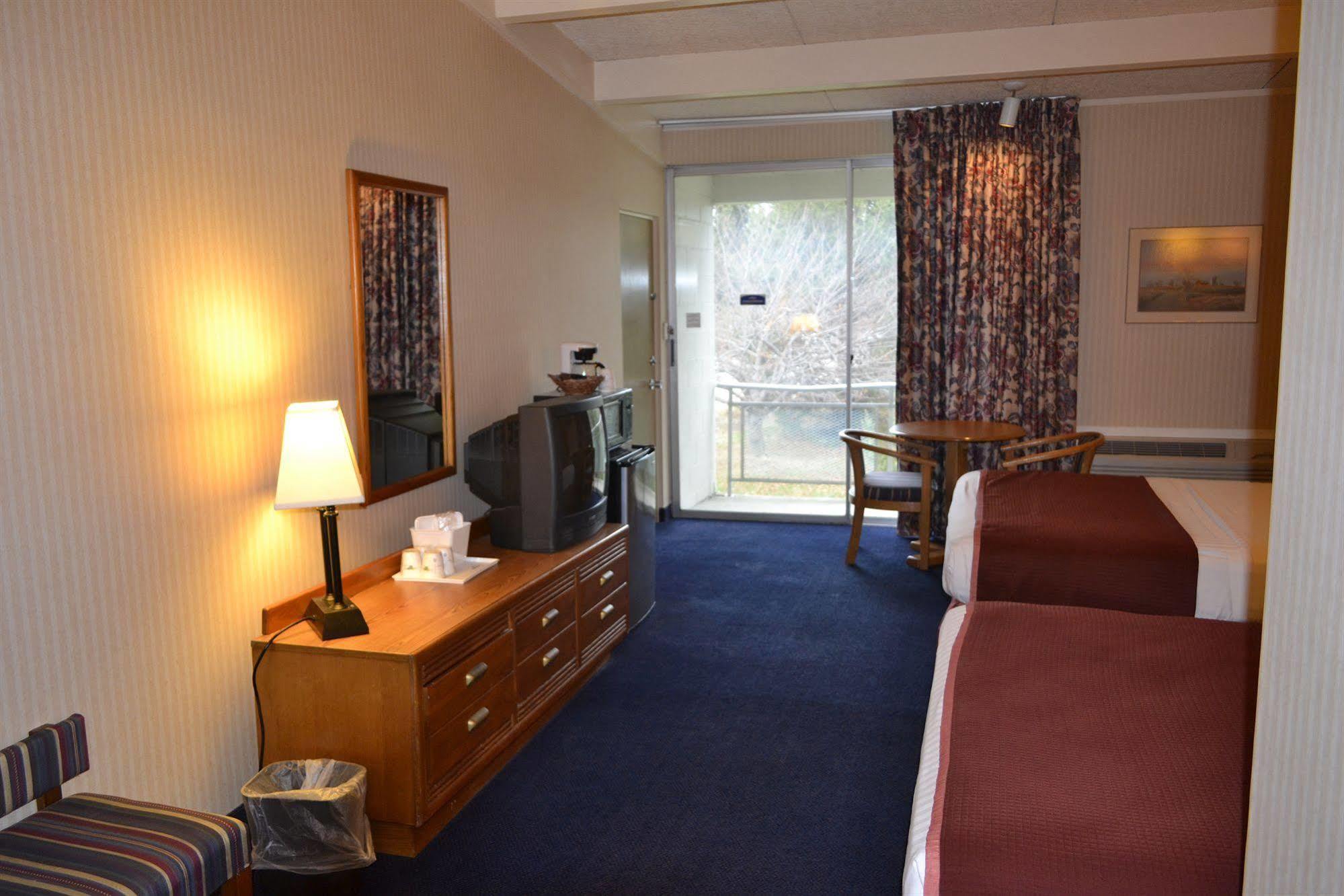 Howard Johnson By Wyndham Harrisburg Exterior foto